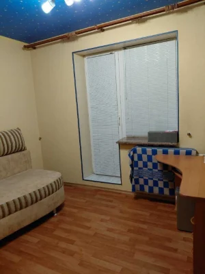 Продається 4-кімнатна квартира, вулиця Тракторобудівників, Салто