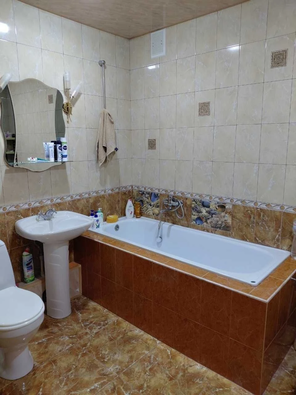 Продається 4-кімнатна квартира, вулиця Тракторобудівників, Салто