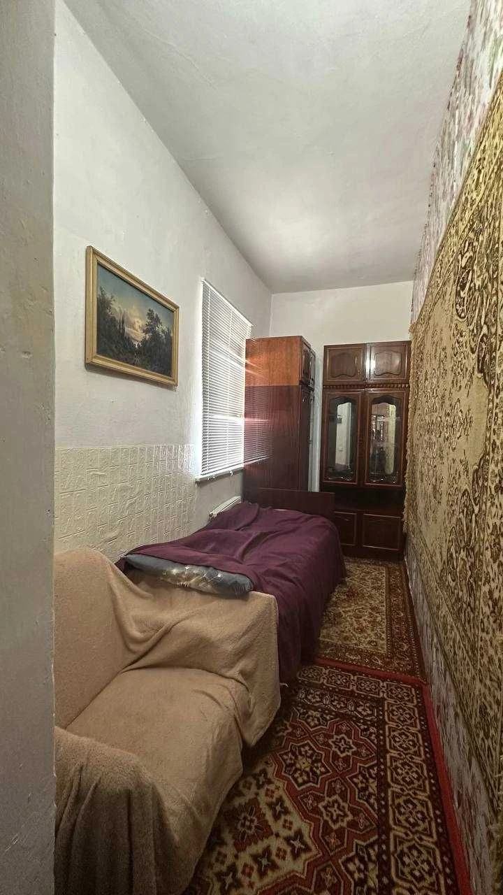 Sale of a plot of land with direct access to a fountain