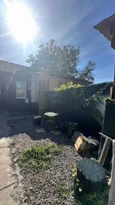 Sale of a plot of land with direct access to a fountain
