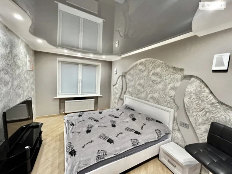 Apartment for Sale, Podil