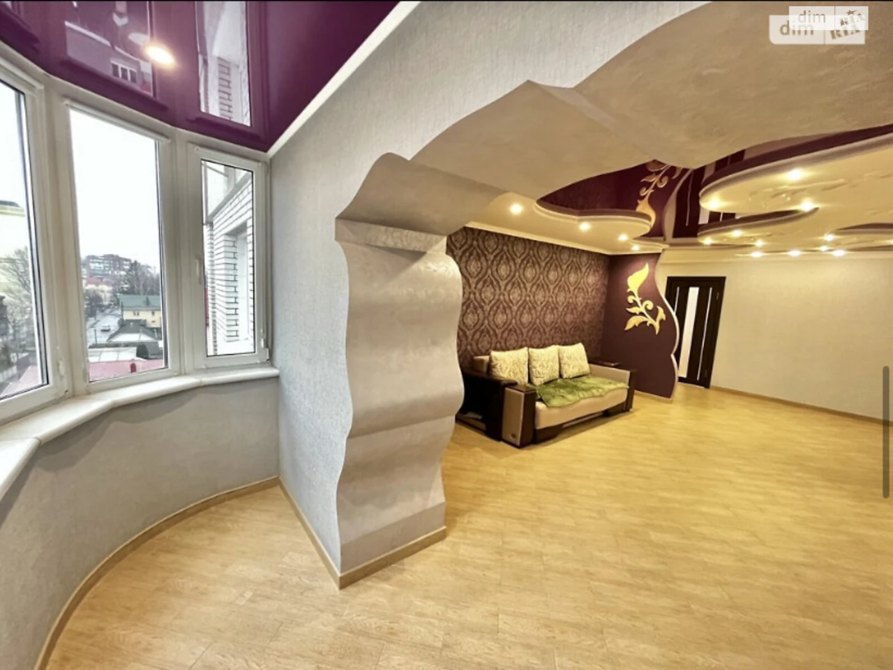 Apartment for Sale, Podil
