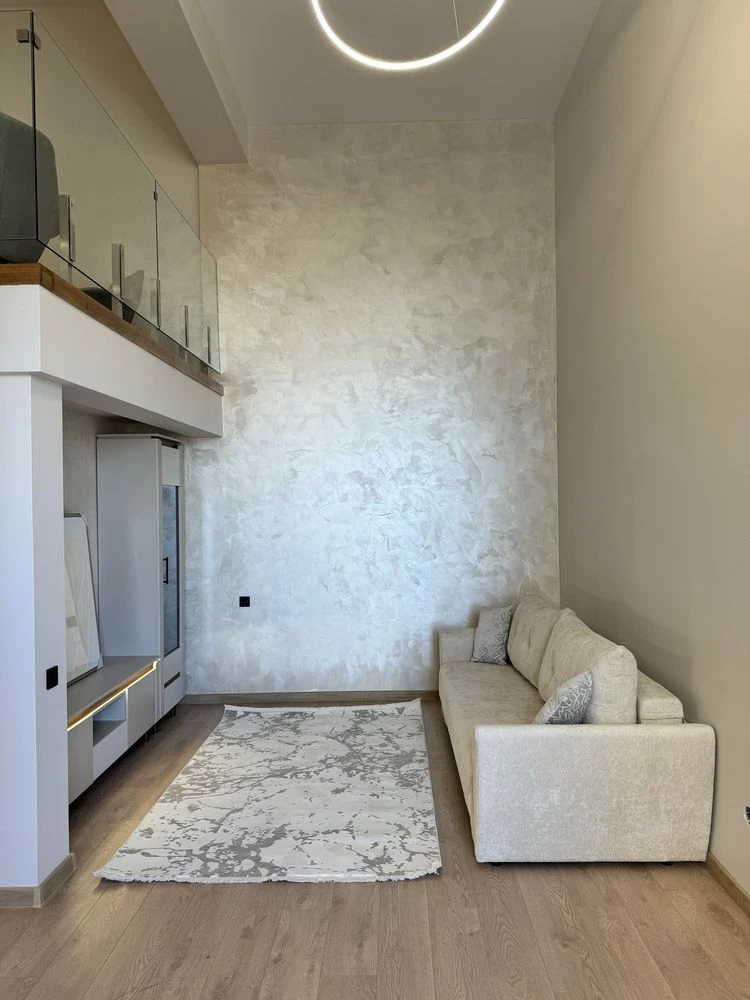 Exclusive! Two-level apartment with designer renovation 78 sq m