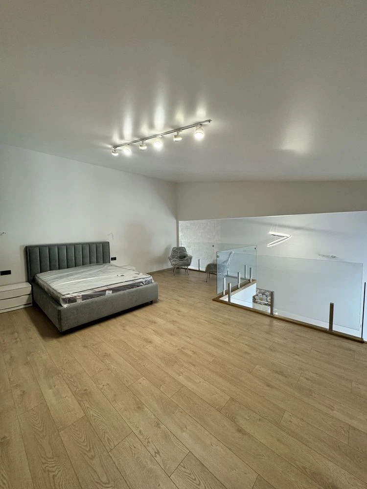 Exclusive! Two-level apartment with designer renovation 78 sq m