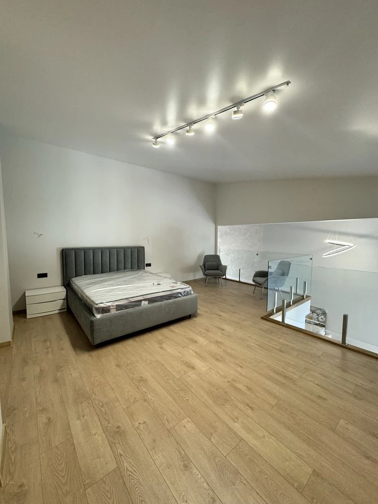 Exclusive! Two-level apartment with designer renovation 78 sq m