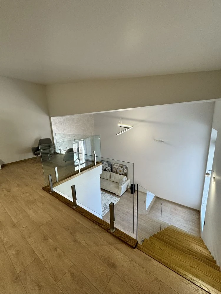 Exclusive! Two-level apartment with designer renovation 78 sq m