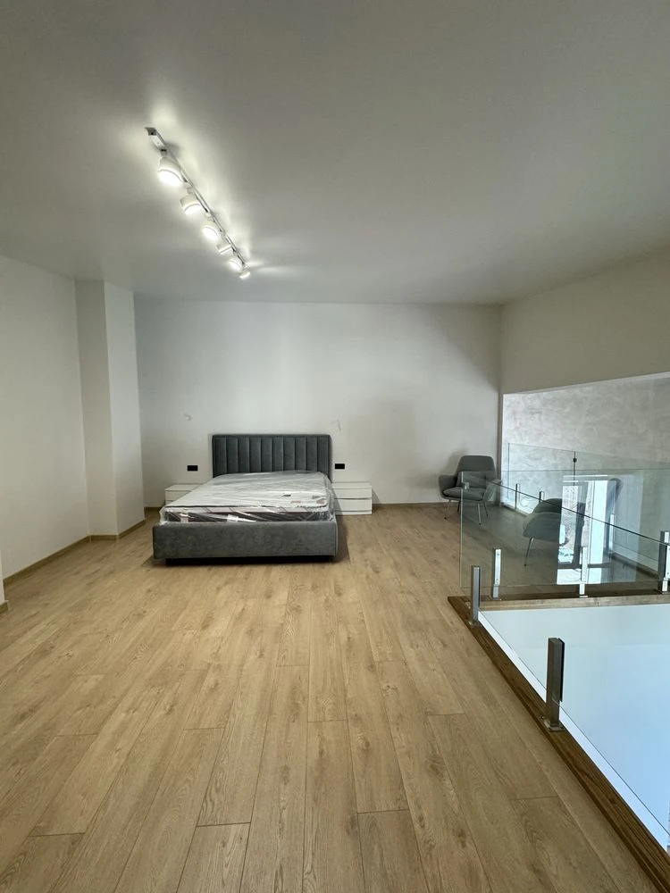 Exclusive! Two-level apartment with designer renovation 78 sq m