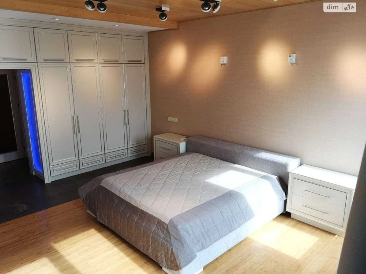 Long-Term Rental Apartment, Poznyaky