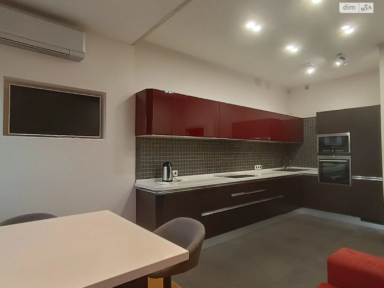 Long-Term Rental Apartment, Poznyaky