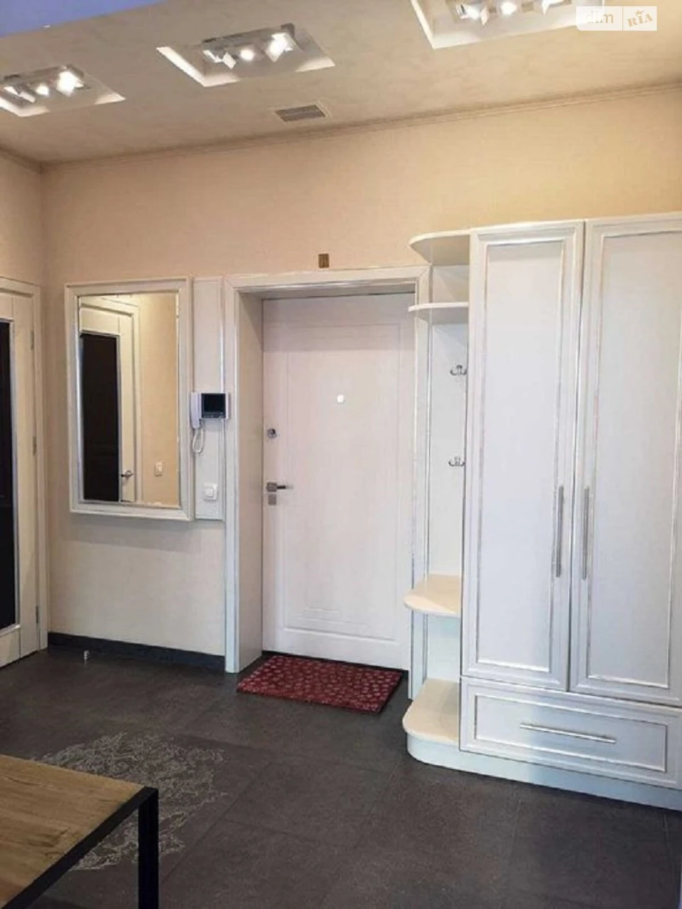 Long-Term Rental Apartment, Poznyaky