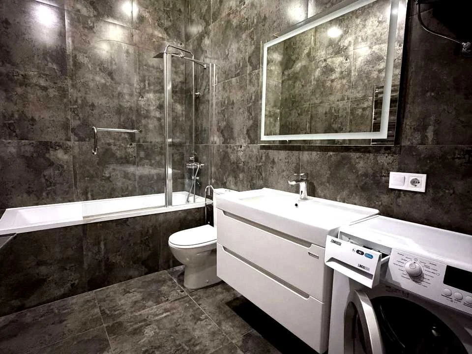 Apartment. Mikolskho-Slobids'ka Street, Kyiv
