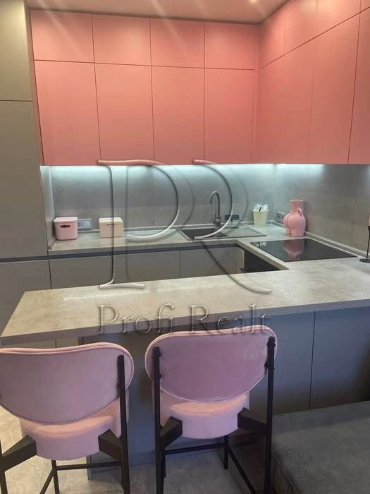Sale of 1-room apartment with euro renovation and a terrace at address
