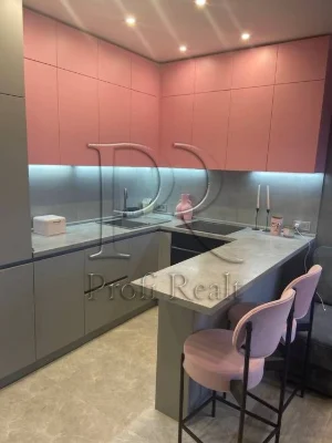 Sale of 1-room apartment with euro renovation and a terrace at address