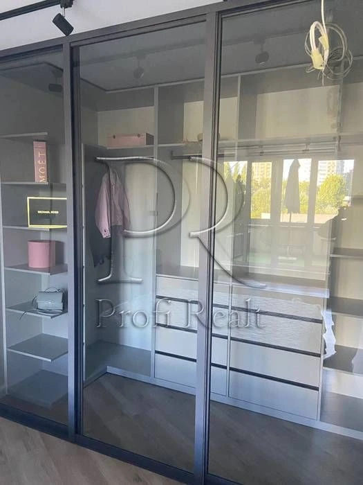 Sale of 1-room apartment with euro renovation and a terrace at address