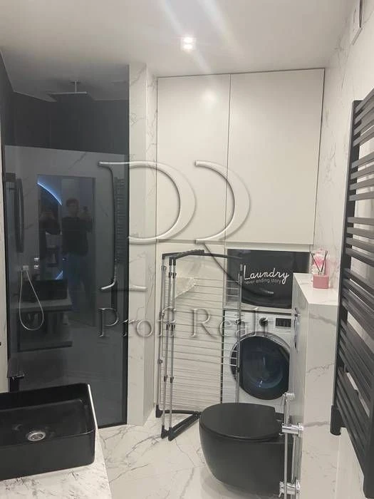 Sale of 1-room apartment with euro renovation and a terrace at address