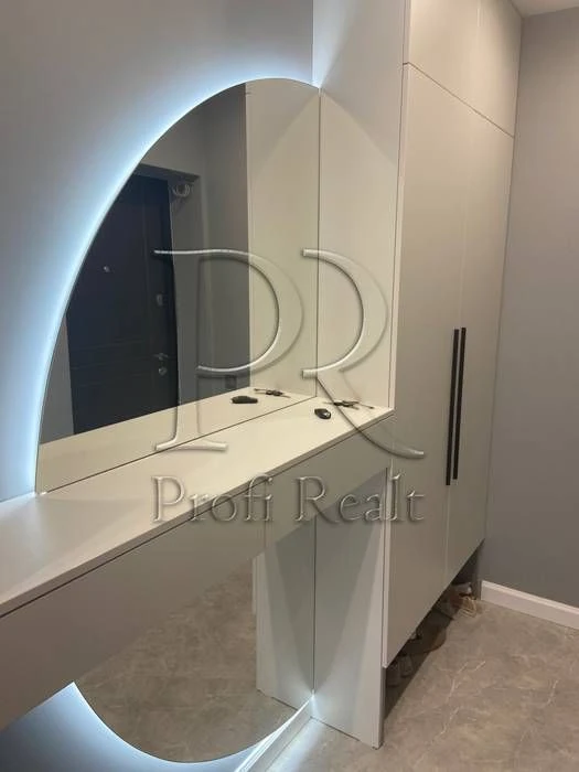Sale of 1-room apartment with euro renovation and a terrace at address
