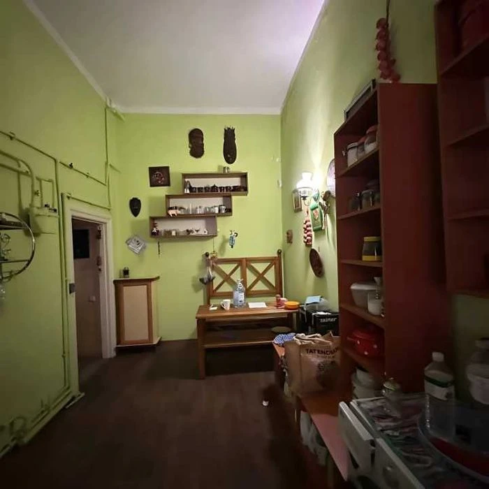 Продается просторная квартира в историческом центре города