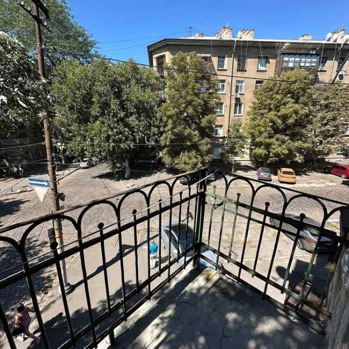 Продается просторная квартира в историческом центре города