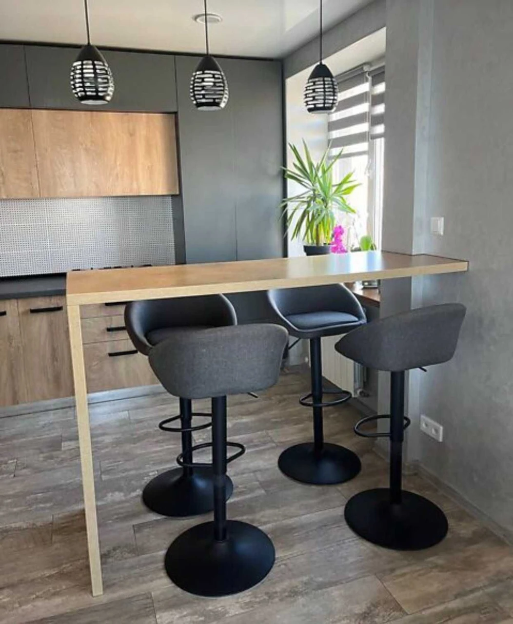 3-bedroom apartment on Perevyi Street with RENOVATION and A/C