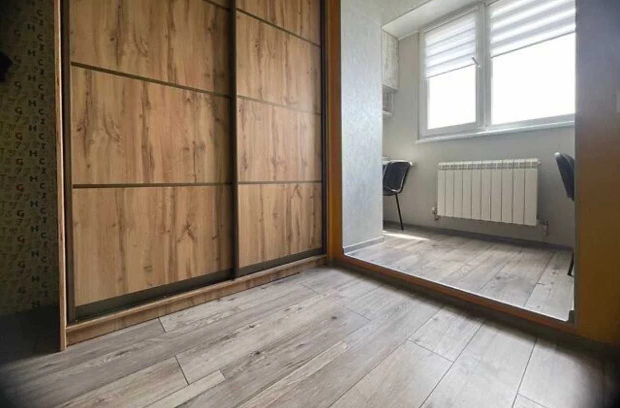 3-bedroom apartment on Perevyi Street with RENOVATION and A/C