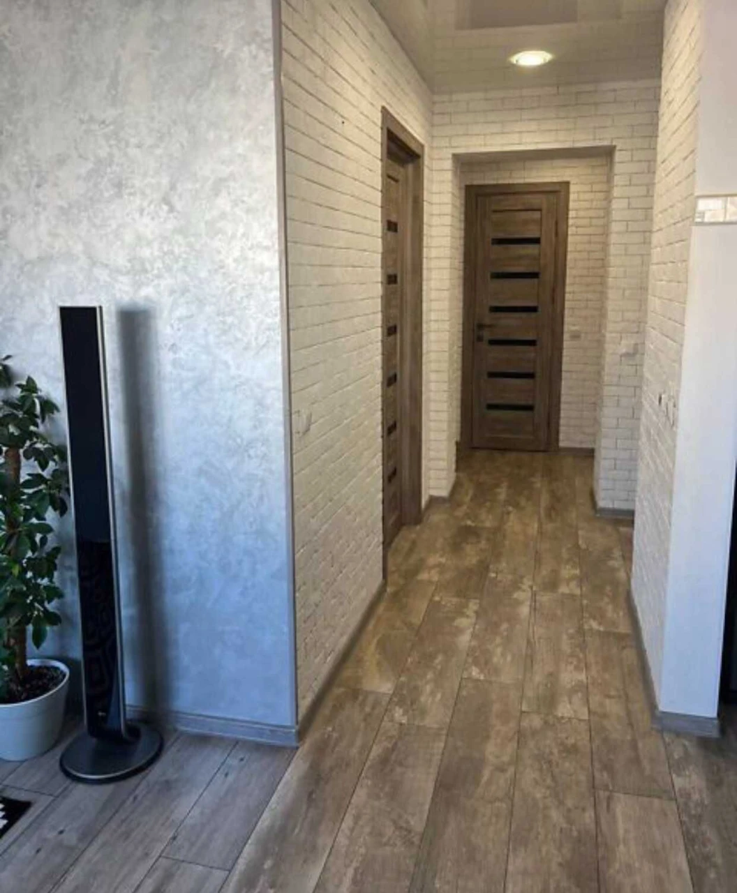 3-bedroom apartment on Perevyi Street with RENOVATION and A/C