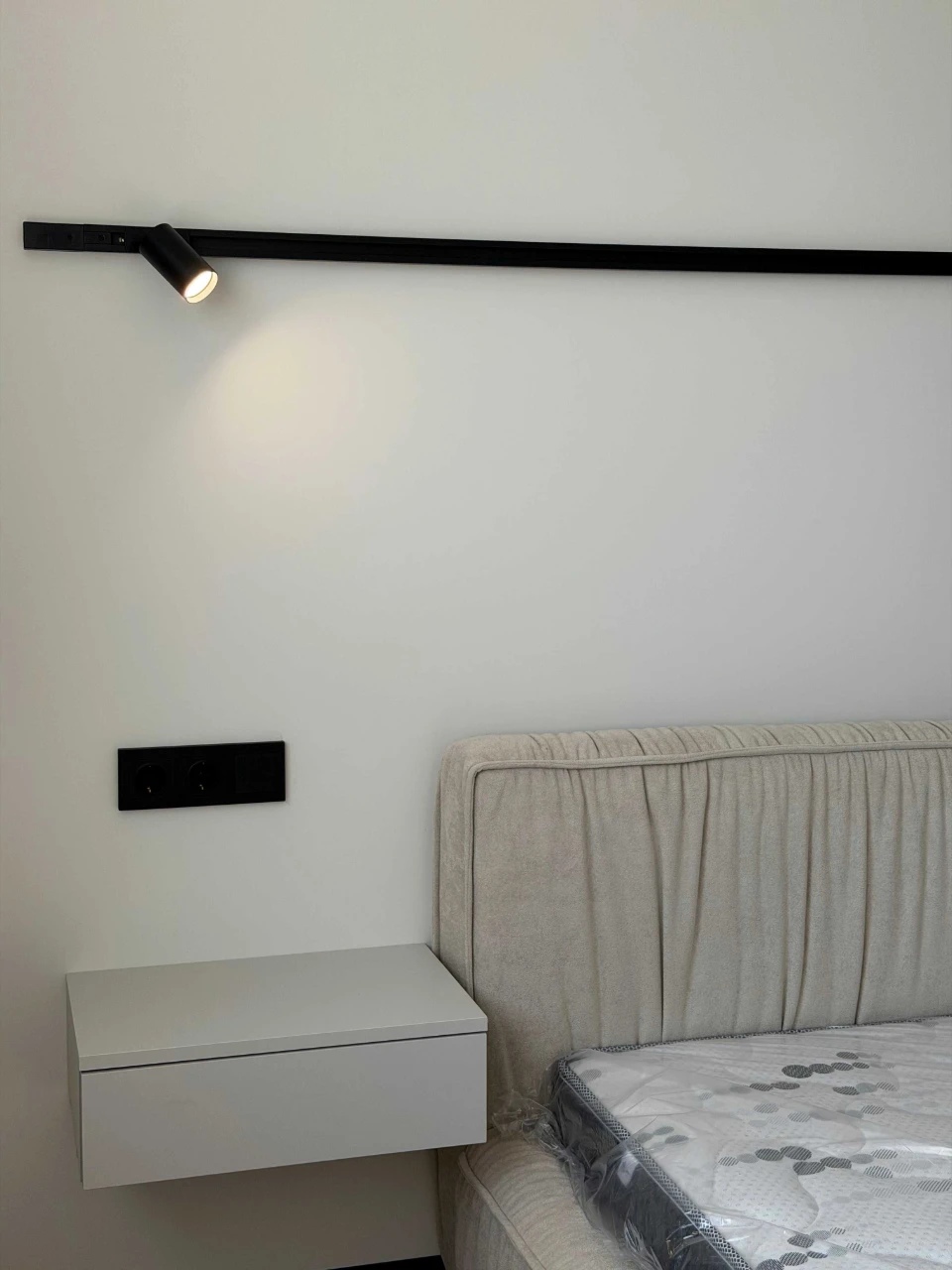 Stylish 1-bedroom apartment in the "Na Shchaslyvom" residential complex | Designer