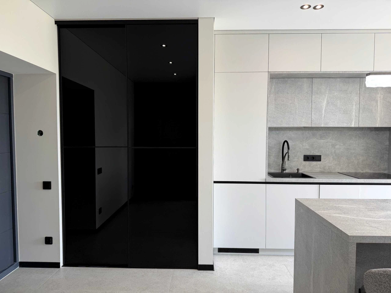 Stylish 1-bedroom apartment in the "Na Shchaslyvom" residential complex | Designer