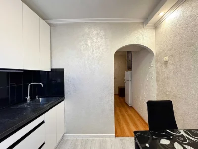 For Sale: Bright 2-bedroom apartment renovated | Middle floor