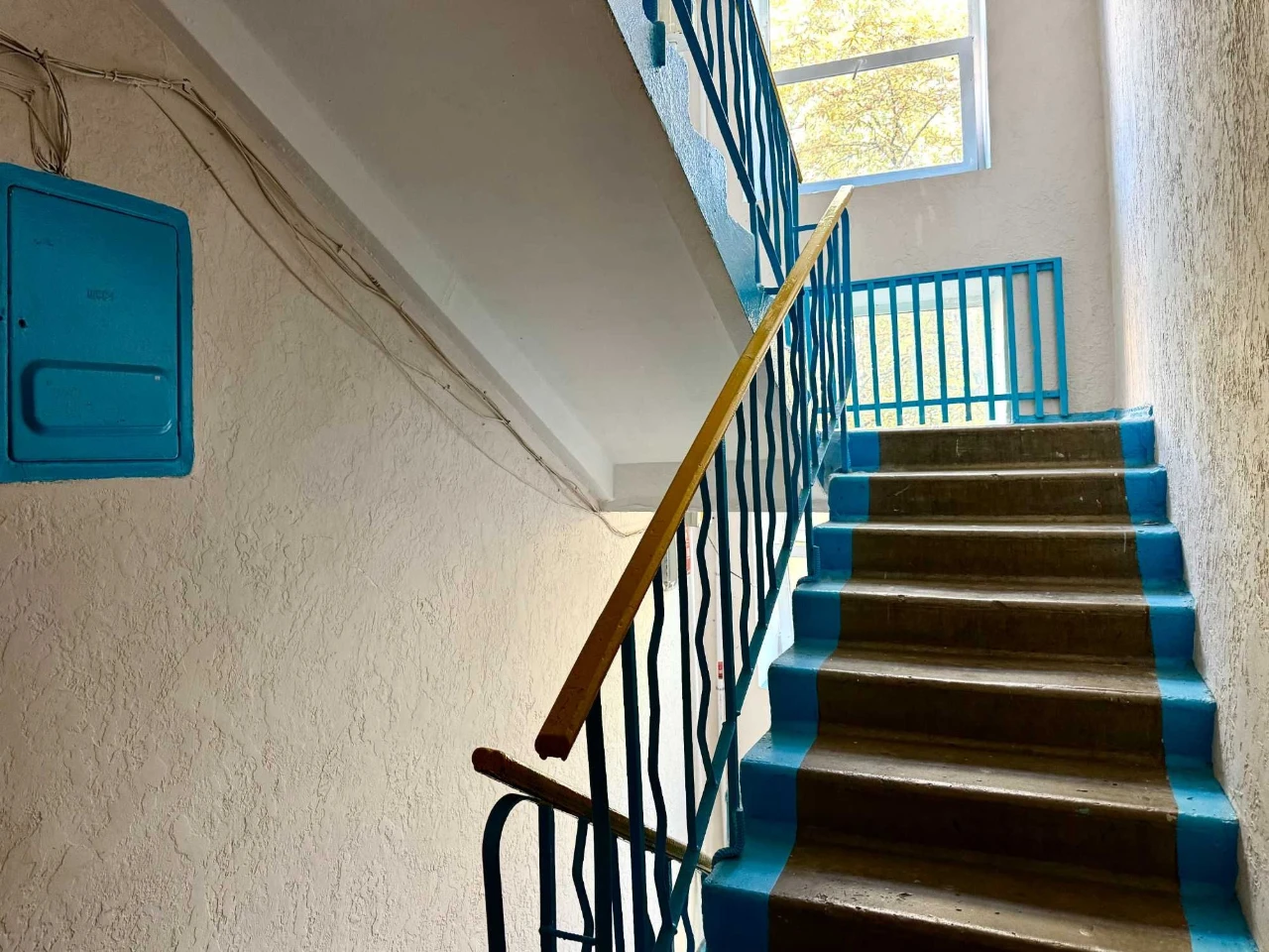 For Sale: Bright 2-bedroom apartment renovated | Middle floor