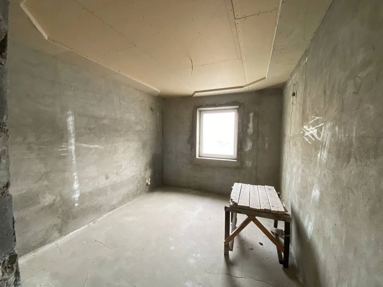 Sale of a 4-room apartment on Mira Street 16, new building, 9-story, 170 sq m, $60,000