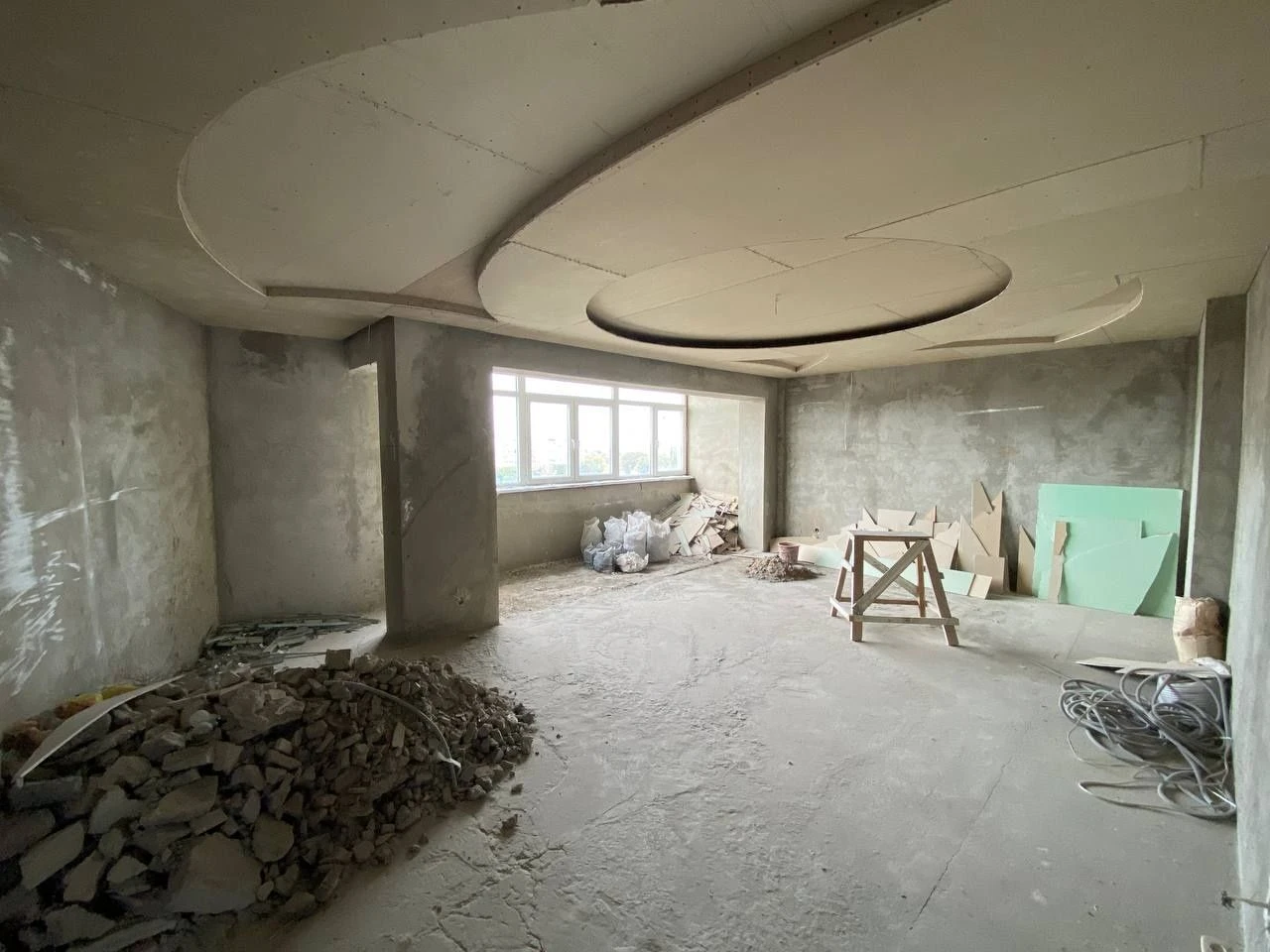 Sale of a 4-room apartment on Mira Street 16, new building, 9-story, 170 sq m, $60,000