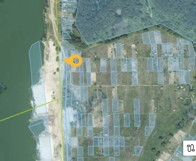 Land plot of 7 acres by the blue lakes
