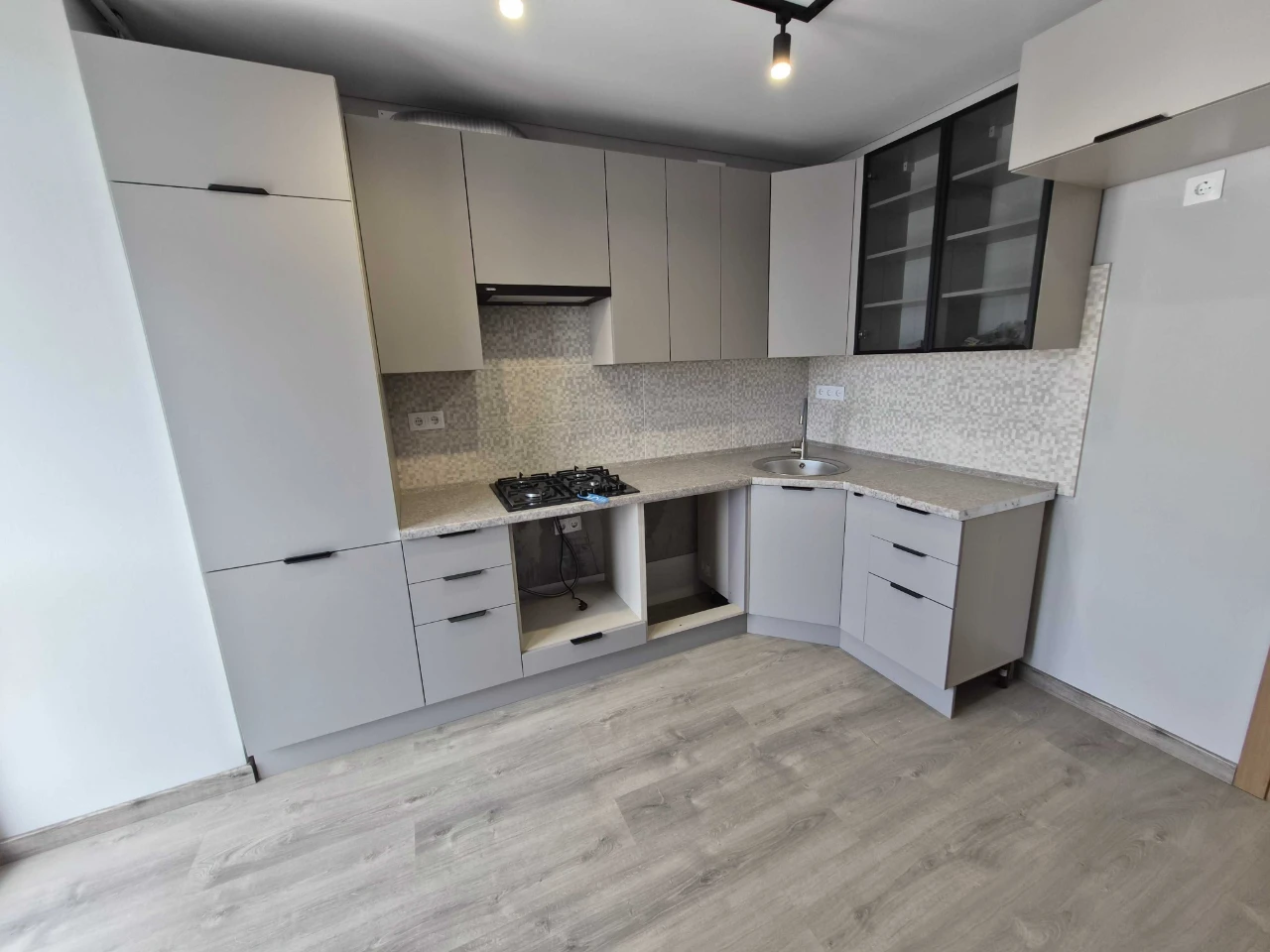 Sale of a 1-bedroom apartment in the Schengen residential complex
