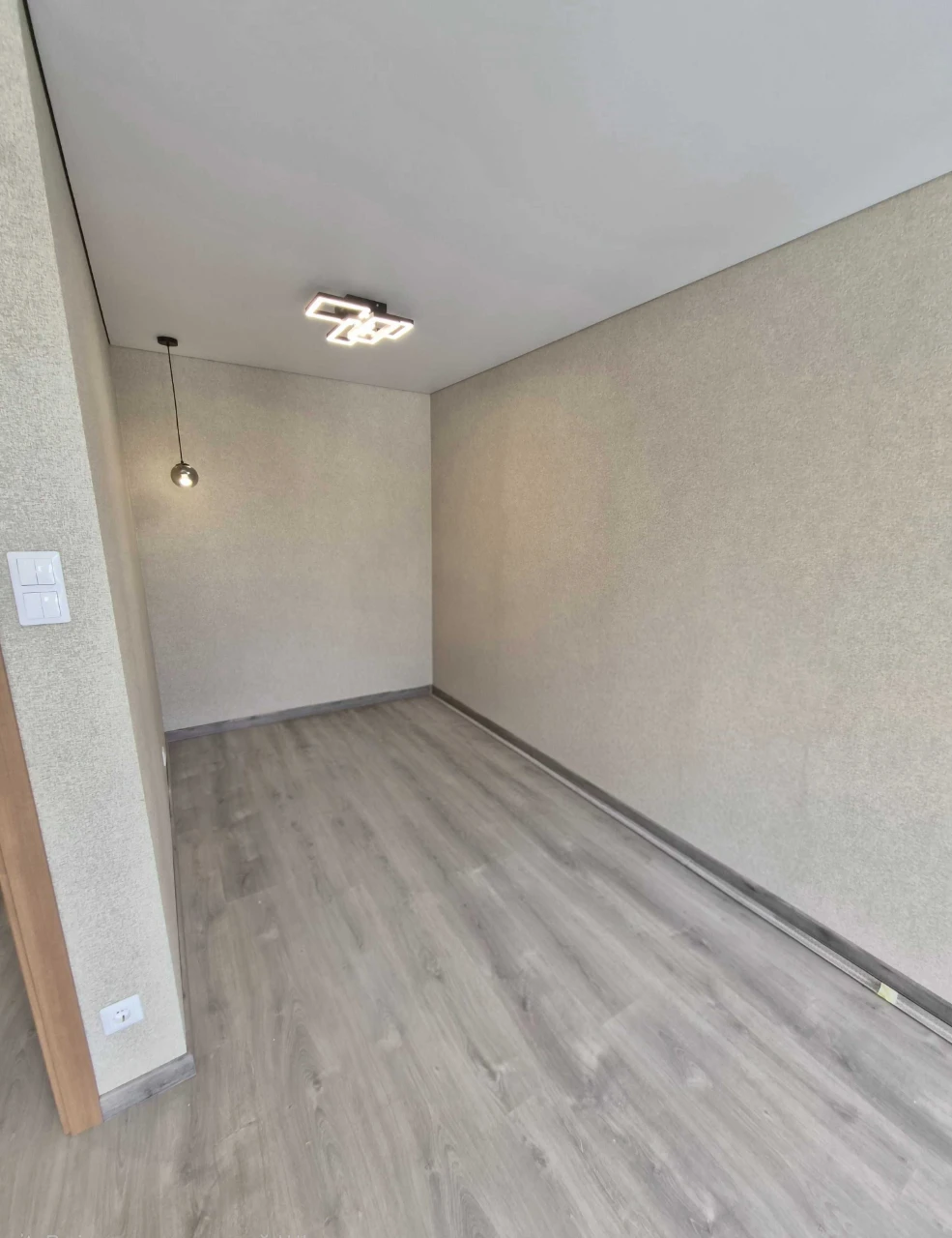 Sale of a 1-bedroom apartment in the Schengen residential complex