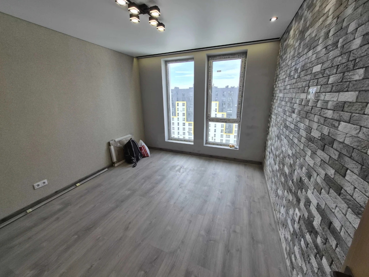 Sale of a 1-bedroom apartment in the Schengen residential complex