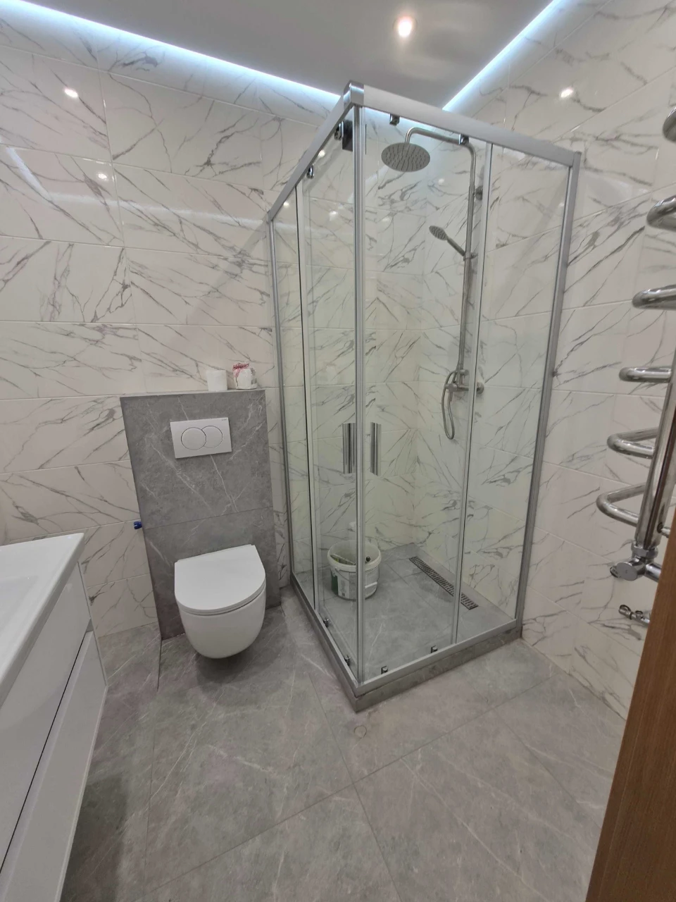 Sale of a 1-bedroom apartment in the Schengen residential complex