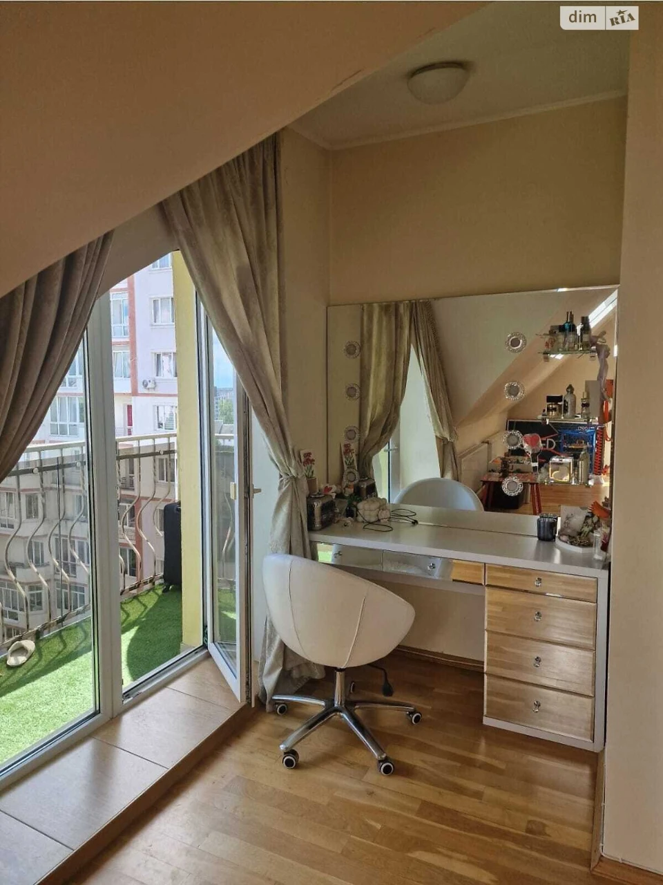 Sale of Apartment in Washington Street