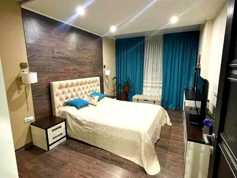 Apartment. Dragomannova st., Kyiv