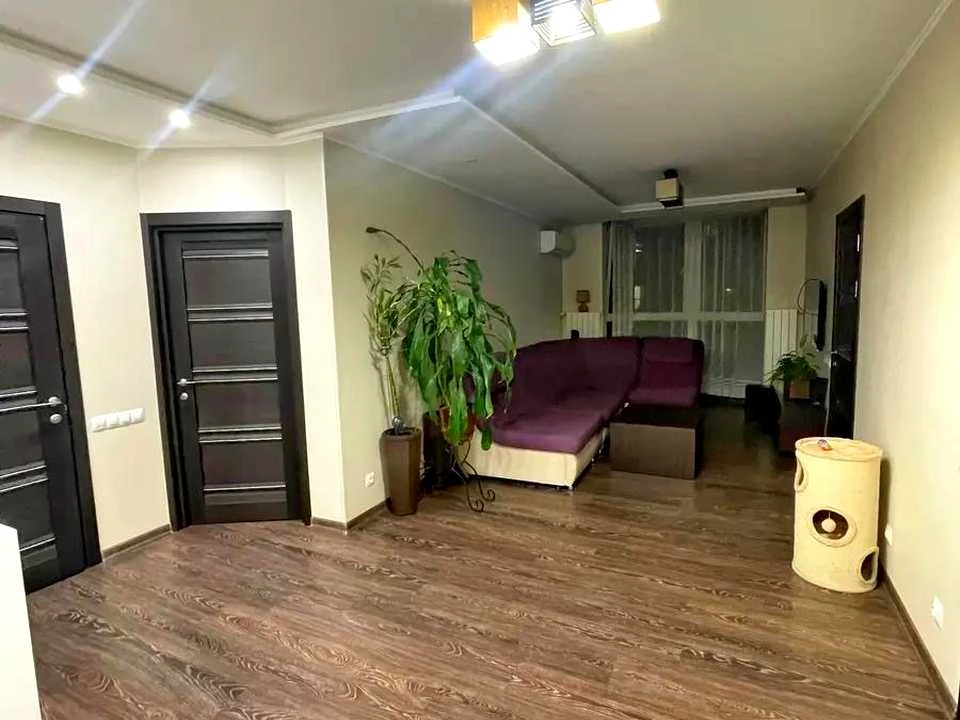 Apartment. Dragomannova st., Kyiv