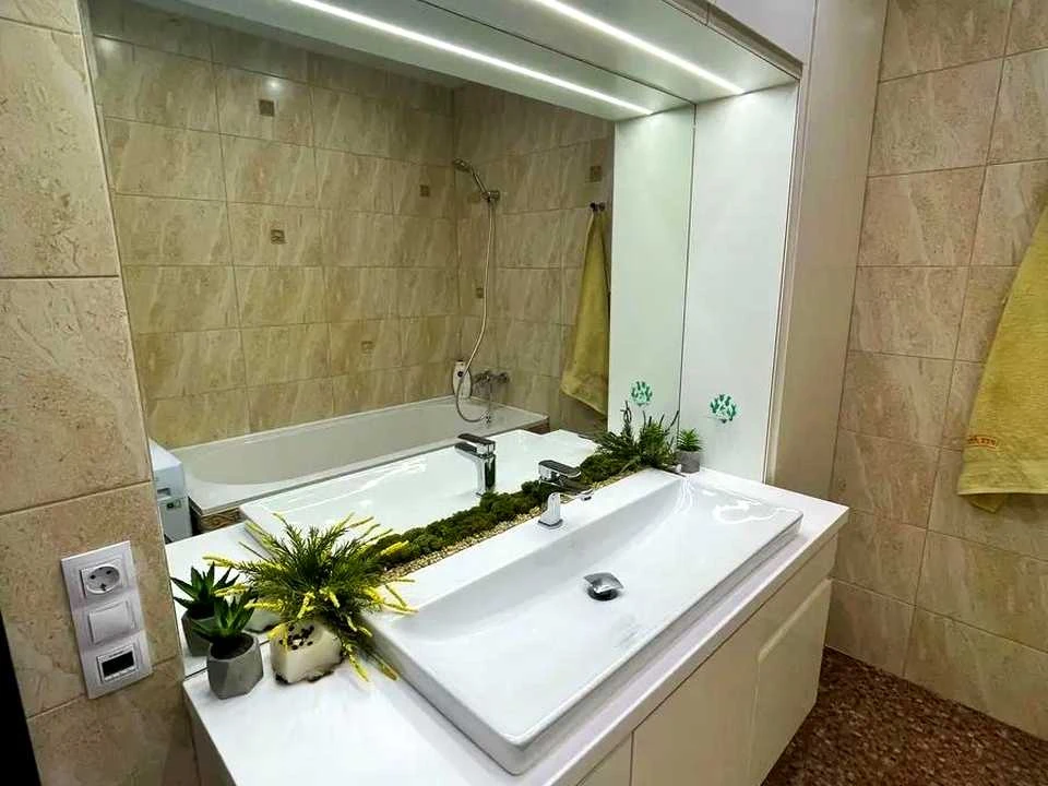 Apartment. Dragomannova st., Kyiv
