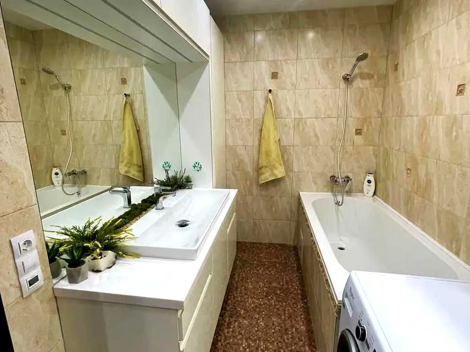 Apartment. Dragomannova st., Kyiv