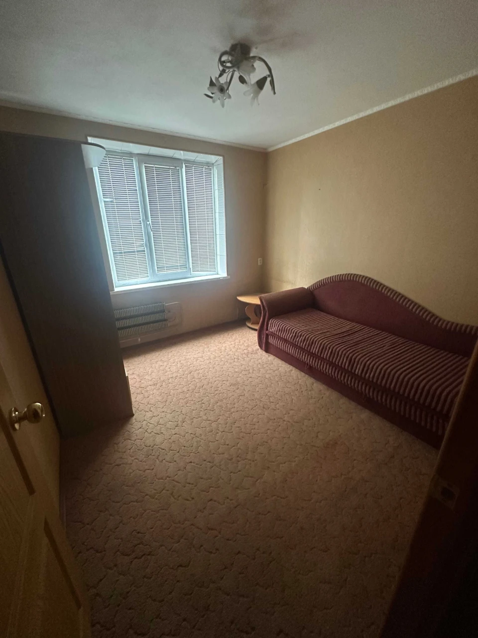 For Sale 2-bedroom apartment near Saltove and Akademik Pavlov