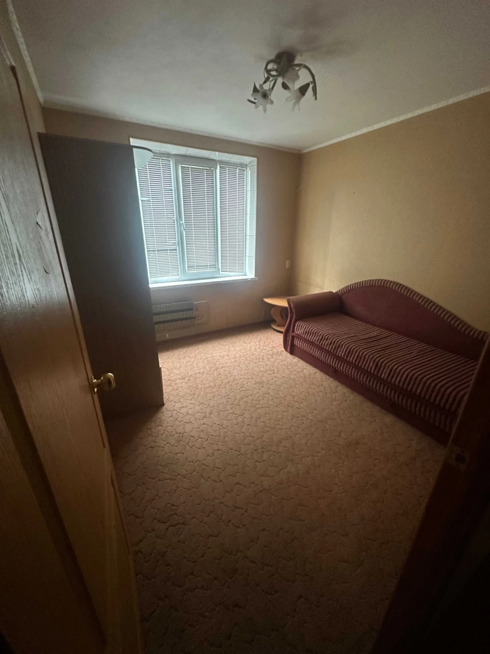 For Sale 2-bedroom apartment near Saltove and Akademik Pavlov