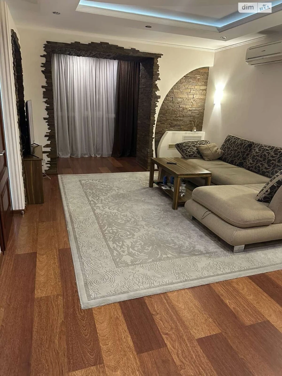 For Sale: Apartment