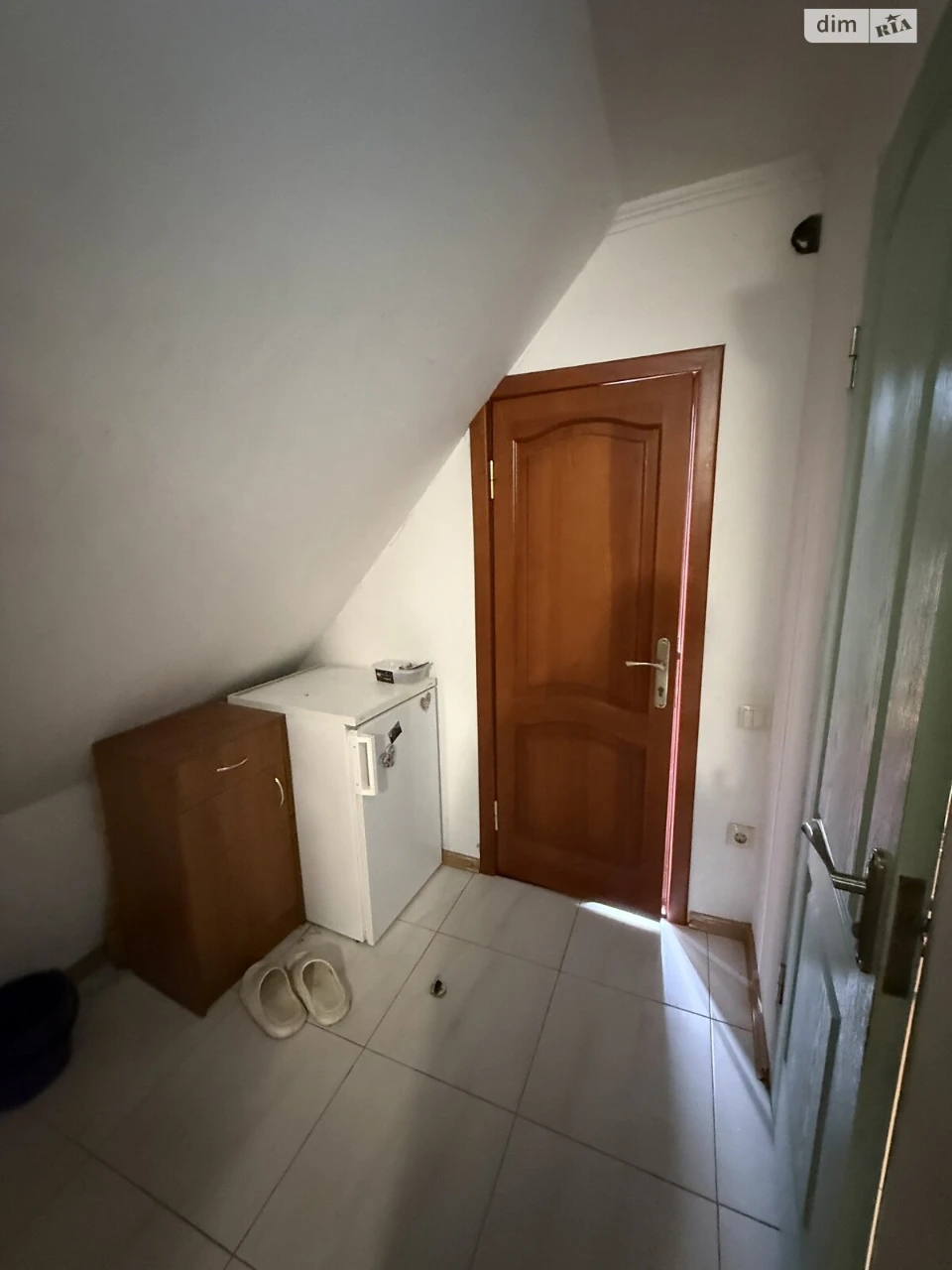 Long-Term Rental - Part of a House - Hnivanse shose
