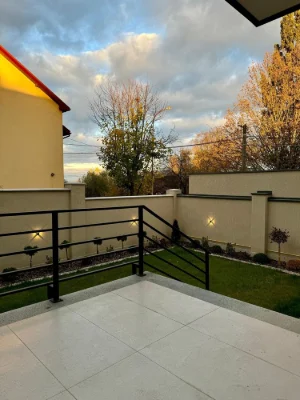 Sale of cottages in the city center. 7 min walk to pl.