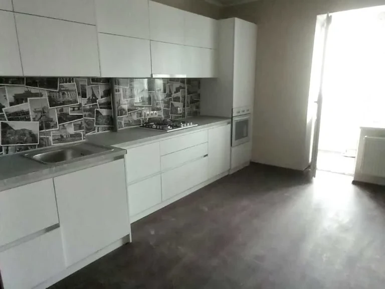 Apartment. Nikolaev, Sadovaya st.