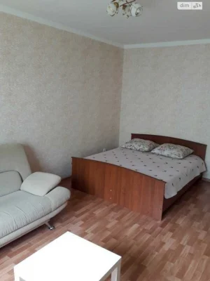 Довгострокова оренда квартири в Голоско