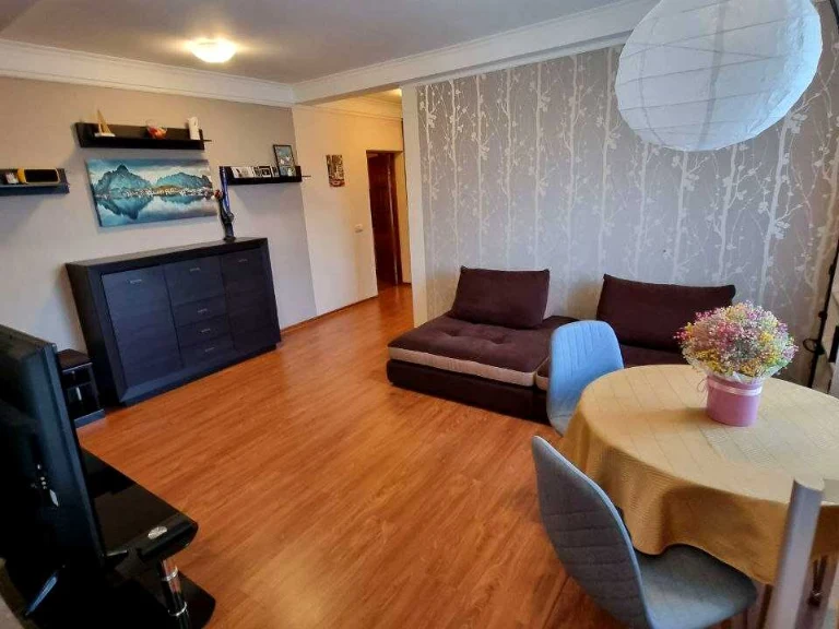 Apartment. Borchazhyvs'ka Street, Kyiv
