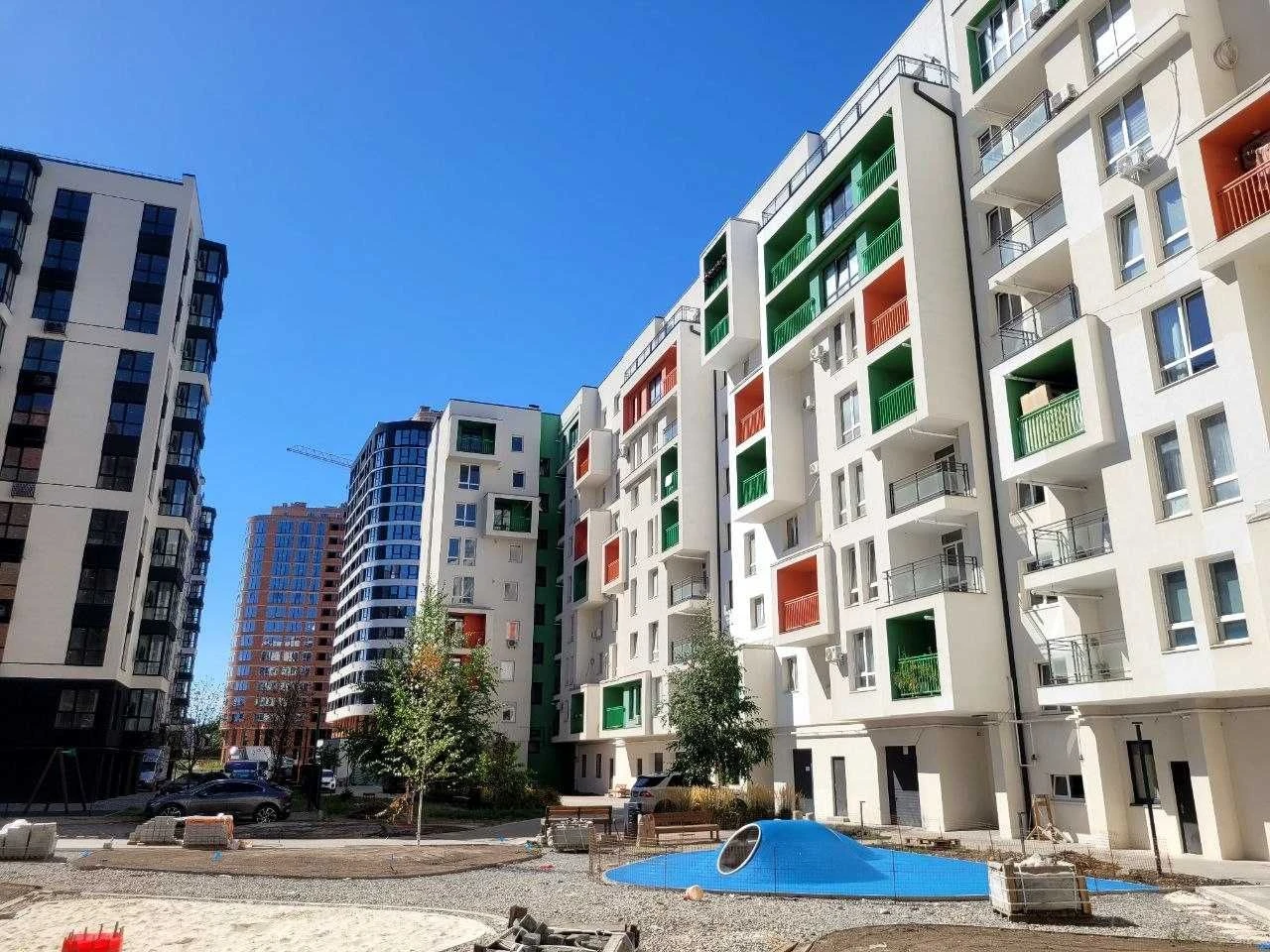 Sale of a 2-bedroom apartment near the RIVER, complex "Videnjski"